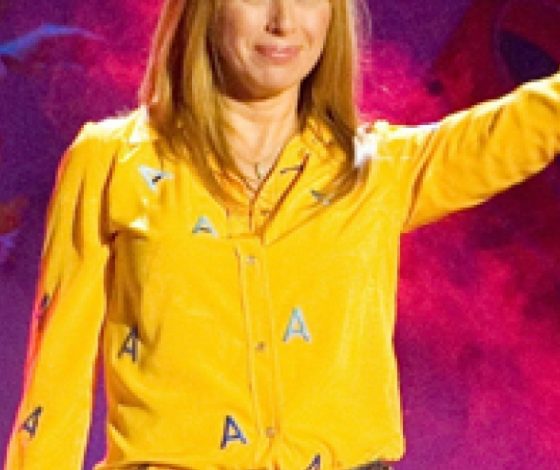 Поклонники не узнали Алену Апину