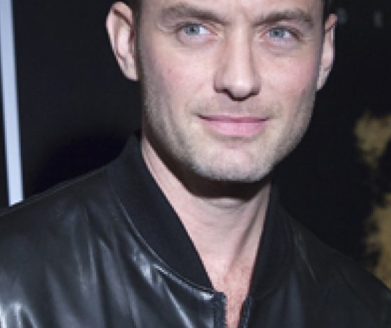 Первые фото Джуда Лоу с его новой возлюбленной