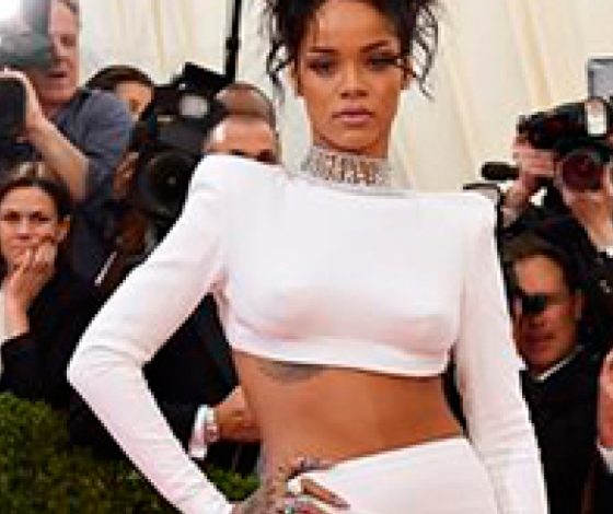 Как Рианна выбирает наряды