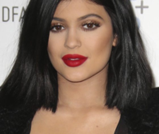 Кайли Дженнер снова поразила своими губами