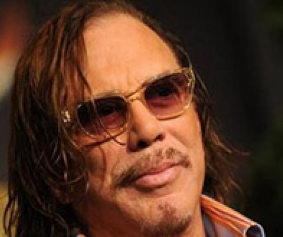 Микки Рурк не перестает шокировать своим внешним видом