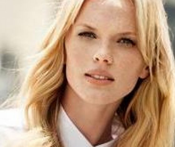 Модель Анна Вялицына беременна