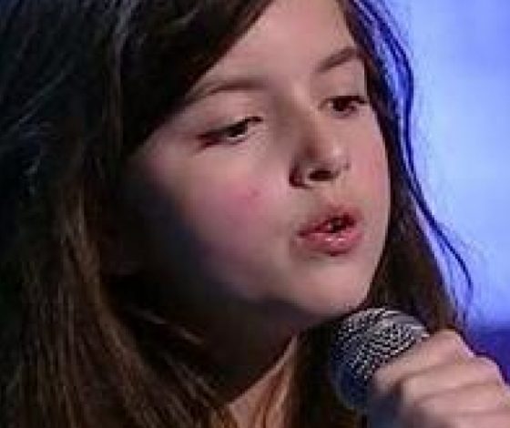 Семилетняя девочка перепела Фрэнка Синатру