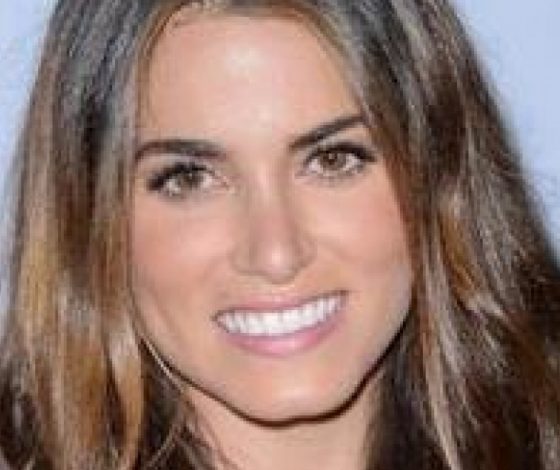 Никки Рид показала тело в купальнике