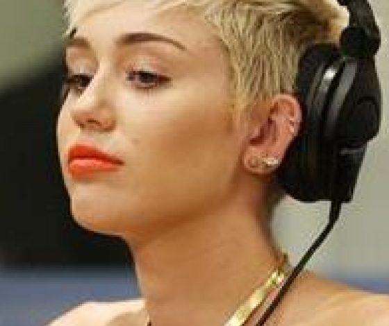 Майли Сайрус записывает новую песню