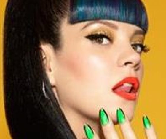 Новый необычный цвет волос Лили Аллен