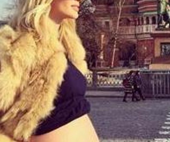 Самые забавные фотографии беременных звездных мамочек