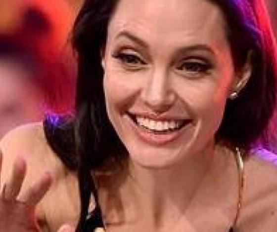 Анджелина Джоли произнесла трогательную речь на детской премии