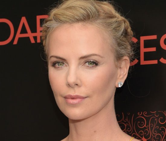 Звезды на премьере фильма «Темные тайны» в Лос-Анджелесе