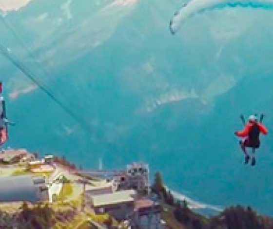 Парапланерист совершает невероятное приземление