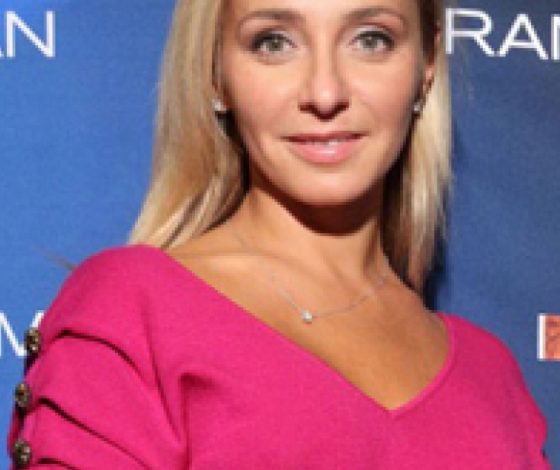 Татьяна Навка похвасталась телом в бикини