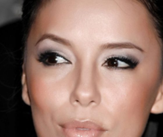 Ева Лонгория снялась для обложки журнала