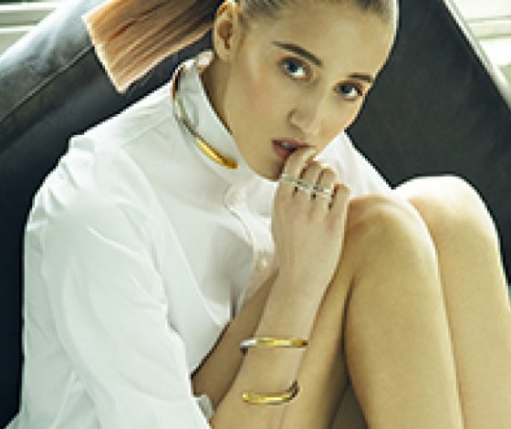 Василиса Кузьмина в фотосессии для мультибренда Kursovoy