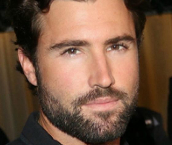 Почему брат сестер Кардашьян не общается с ними