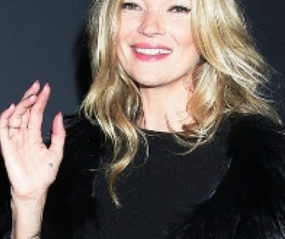 70 выходов Кейт Мосс в черном