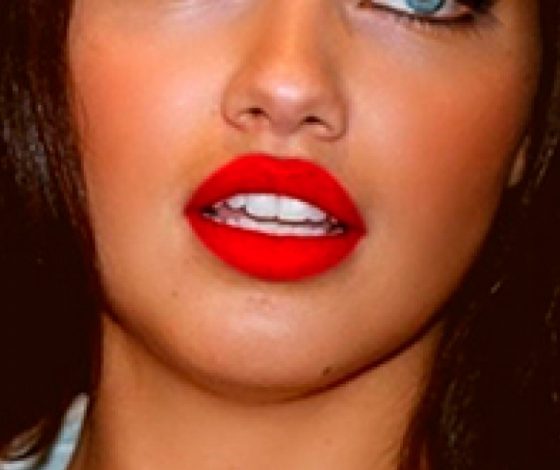 Секрет нанесения красной помады