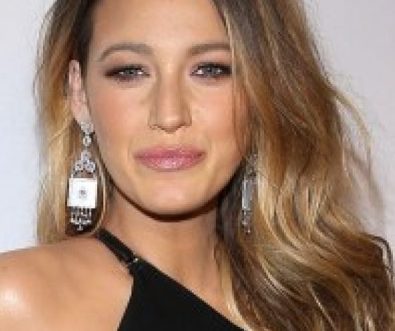 Блейк Лайвли на обложке Allure