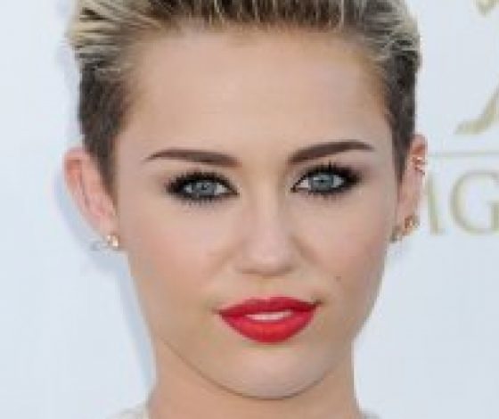 Клип Майли Сайрус будет представлен на порно-фестивале