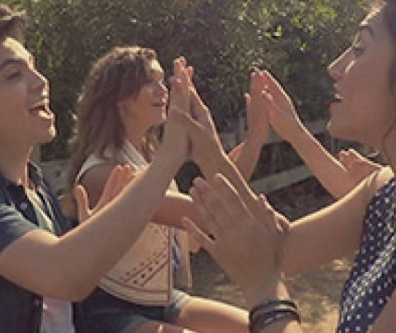 Что произойдет, если четыре музыканта сыграют в ладоши