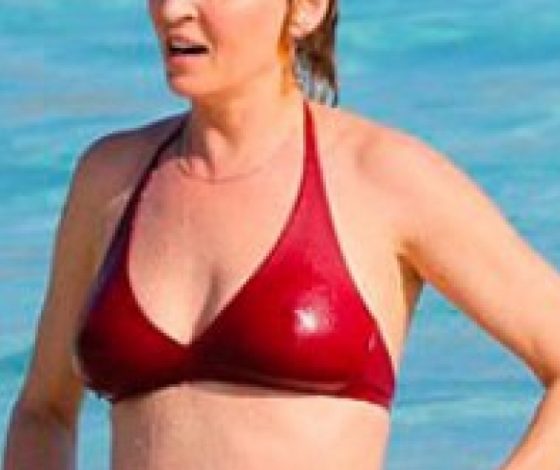 Ума Турман продемонстрировала свое тело в бикини