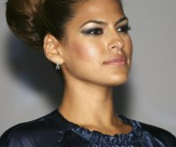 Ева Мендес стала лицом Estee Lauder