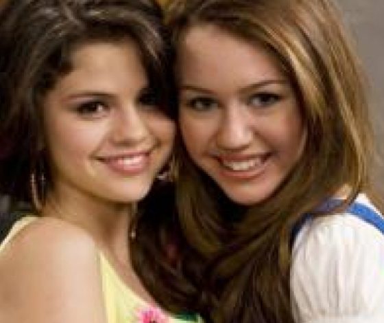 Из-за чего враждуют Майли Сайрус и Селена Гомес