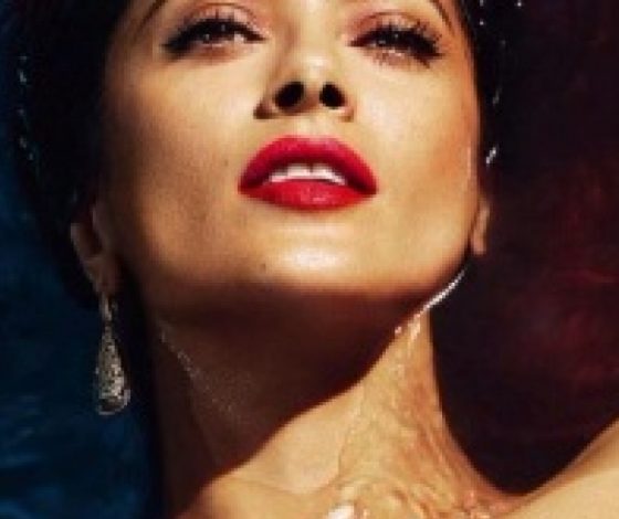 Сальма Хайек стала лицом ювелирной марки