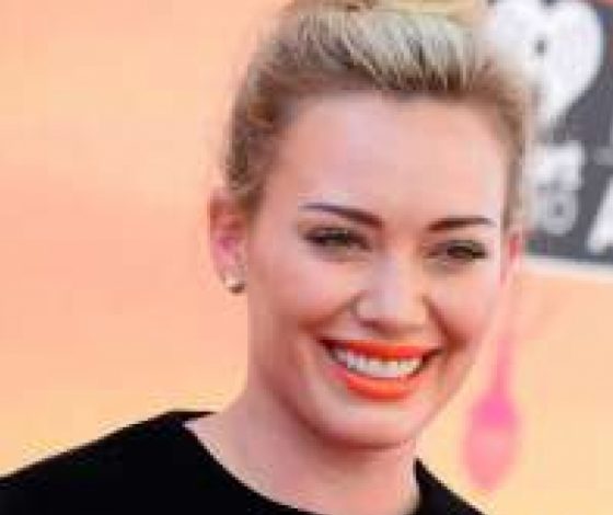 Хилари Дафф опять сменила цвет волос