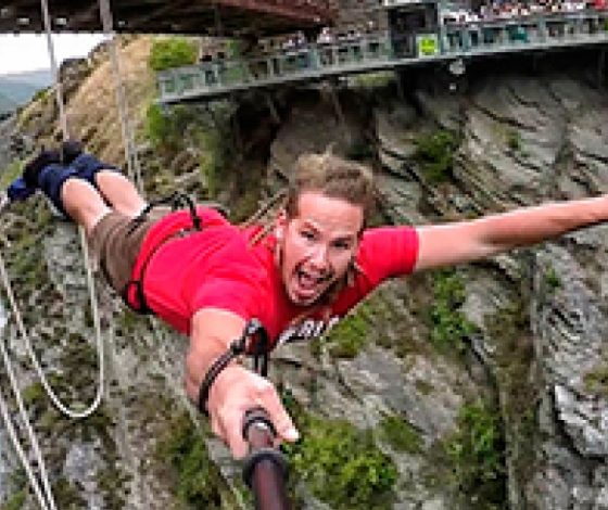 Рискованный прыжок с большой высоты