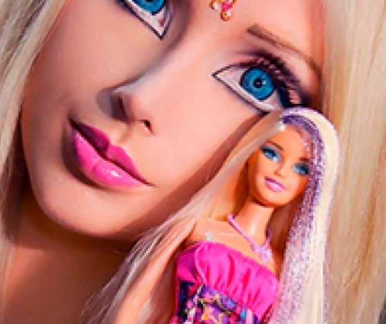 Топ-20 девушек, переделавших себя под кукол «Барби»