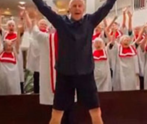 Зажигательный танец старичков