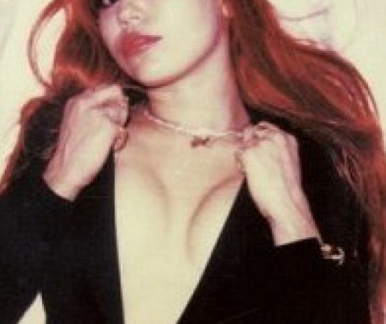 Майли Сайрус снова разделась