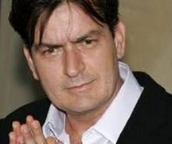 Чарли Шин послал Ким Кардашьян