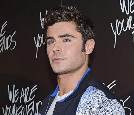 Невозможно оторвать глаз от вида тела Зака Эфрона. Смотри фото