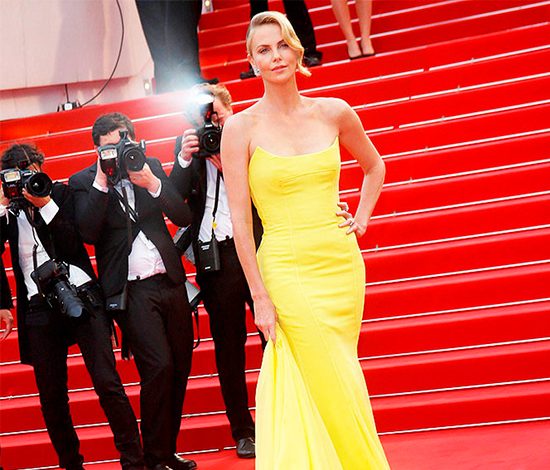 Топ-25 лучших выходов Шарлиз Терон