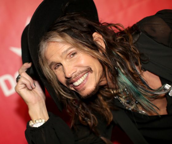 Солист группы Aerosmith завел молодую любовницу