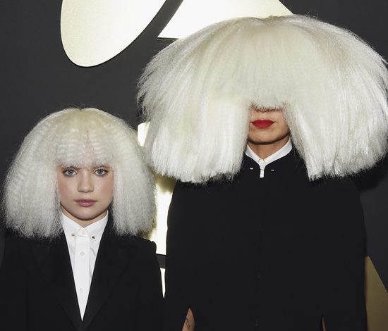 Сия представила новый клип с танцовщицей Мэдди Зиглер