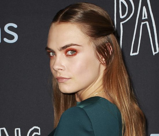 Кара Делевинь нарушила слово и появилась в рекламе Chanel