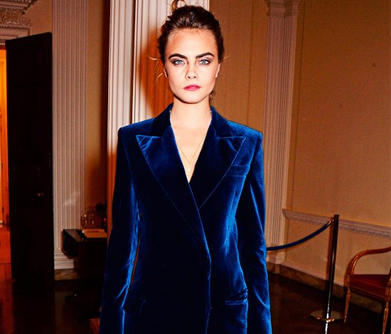 Тренды: как и с чем носить бархатные вещи