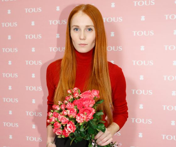 Светские девушки на коктейле Tous