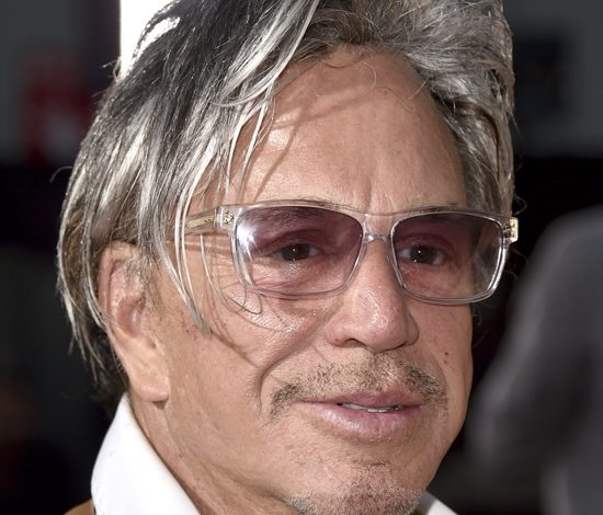 Микки Рурк встречается с моделью втрое моложе его