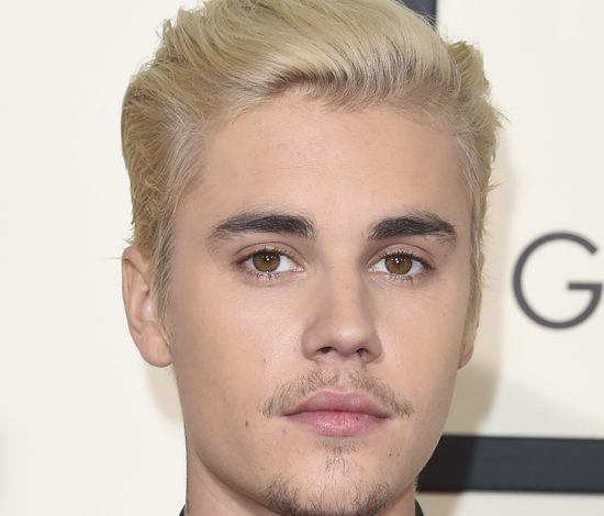 Джастин Бибер сделал пирсинг носа