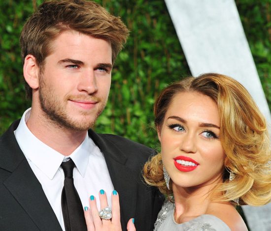 Майли Сайрус веселится с семьей Хемсвортов