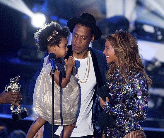 Дочь Бейонсе не знает, что ее мама знаменита