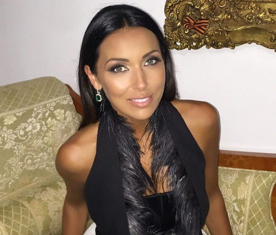 Как звезды поздравили Алсу с рождением сына?