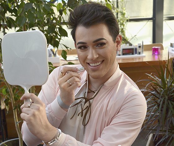 На них нужно подписаться: визажист Джиджи Хадид