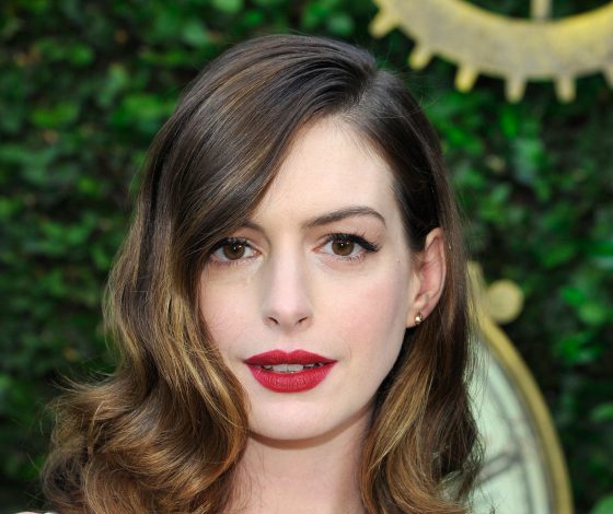 В день рождения Энн Хэтэуэй: вспоминаем ее самые смешные ролики