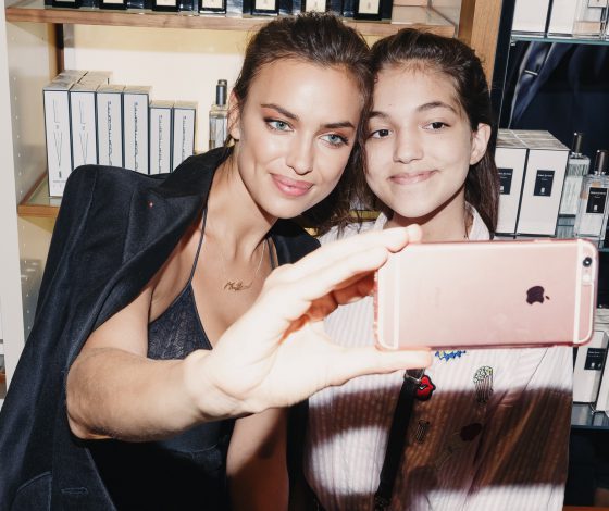 Что делала Ирина Шейк на Vogue Fashion Nigh Out?