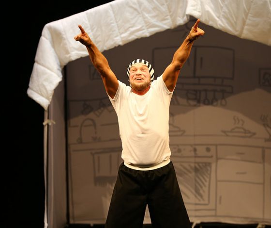 Дмитрий Хрусталев, Юлия Пересильд и Марина Александрова в спектакле «СтихоВаренье». Не пропусти первый спектакль нового сезона!