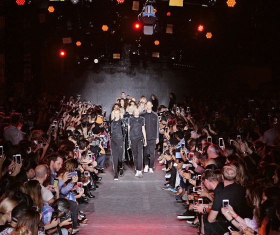 Неделя моды в Нью Йорке: лучшие образы показов четвёртого дня